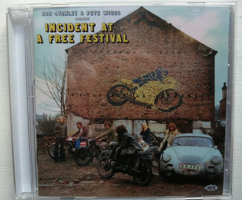 Bob Stanley, Pete Wiggs - Incident At A Free Festival